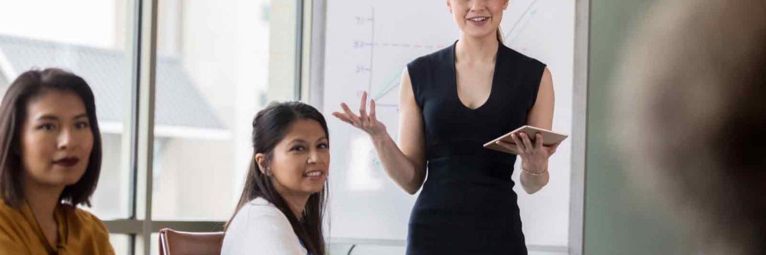 mujeres en puestos de decision