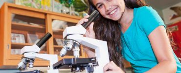 Mujer y la Niña en la Ciencia